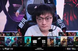 开云平台-TES横扫EG，Crisp完成史诗逆转八强赛3:2（广州）