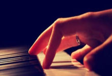 开云体育在线-HLE爆冷SHR,Vetheo打破历史纪录:电竞圈新星崛起的传奇时刻