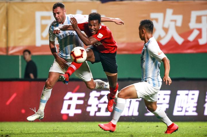 广州富力客场大胜,连续收获三分 广州富力客场大胜,连续收获三分