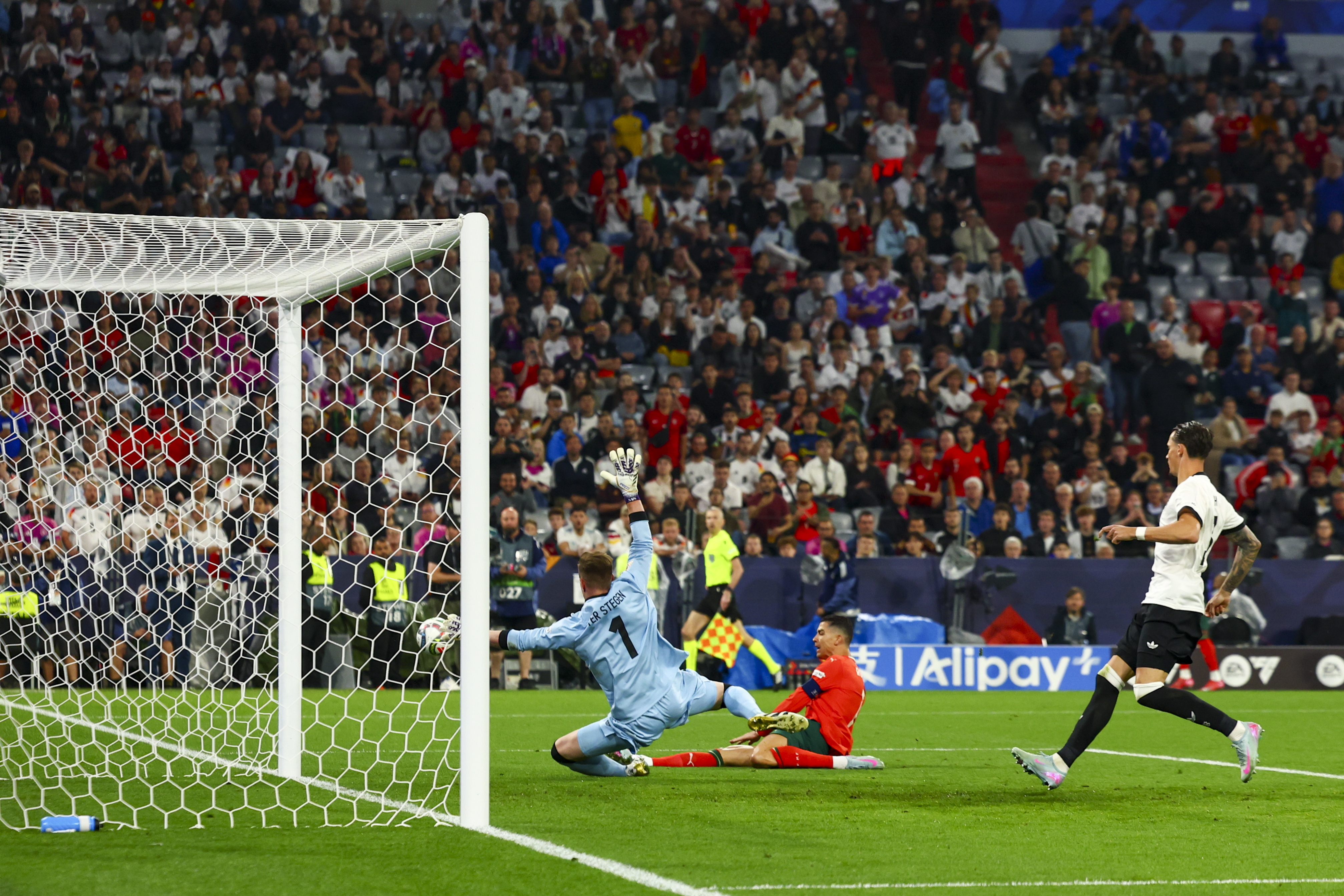 玩转足球赛场!欧洲球队实力碰撞擂台 玩转足球赛场!欧洲球队实力碰撞擂台