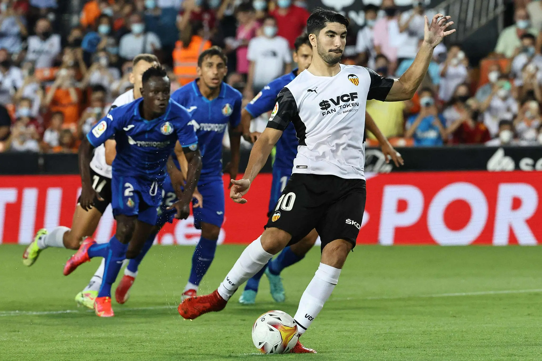 巴伦西亚和拜仁激战，一决胜负