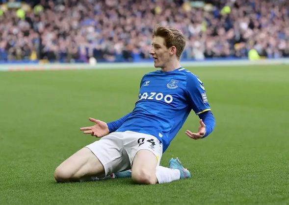 埃弗顿客场大胜，新援表现抢眼