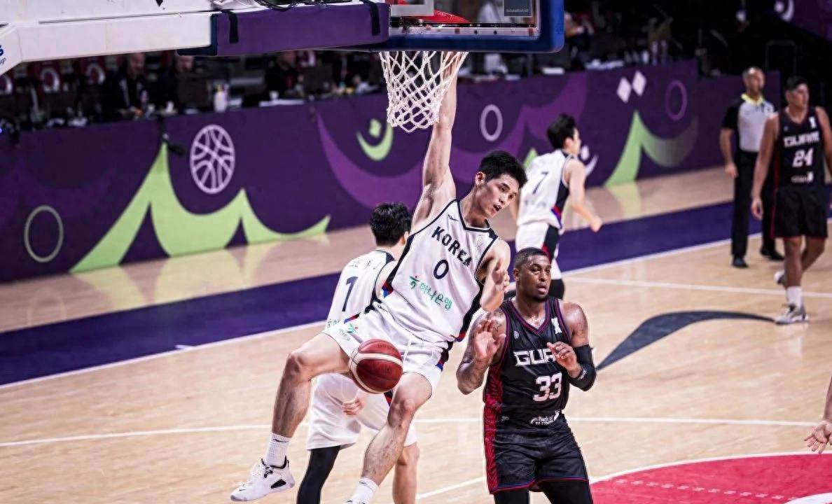 包含日本男篮强势菲律宾男篮，浓眉三分雨点燃全场的词条