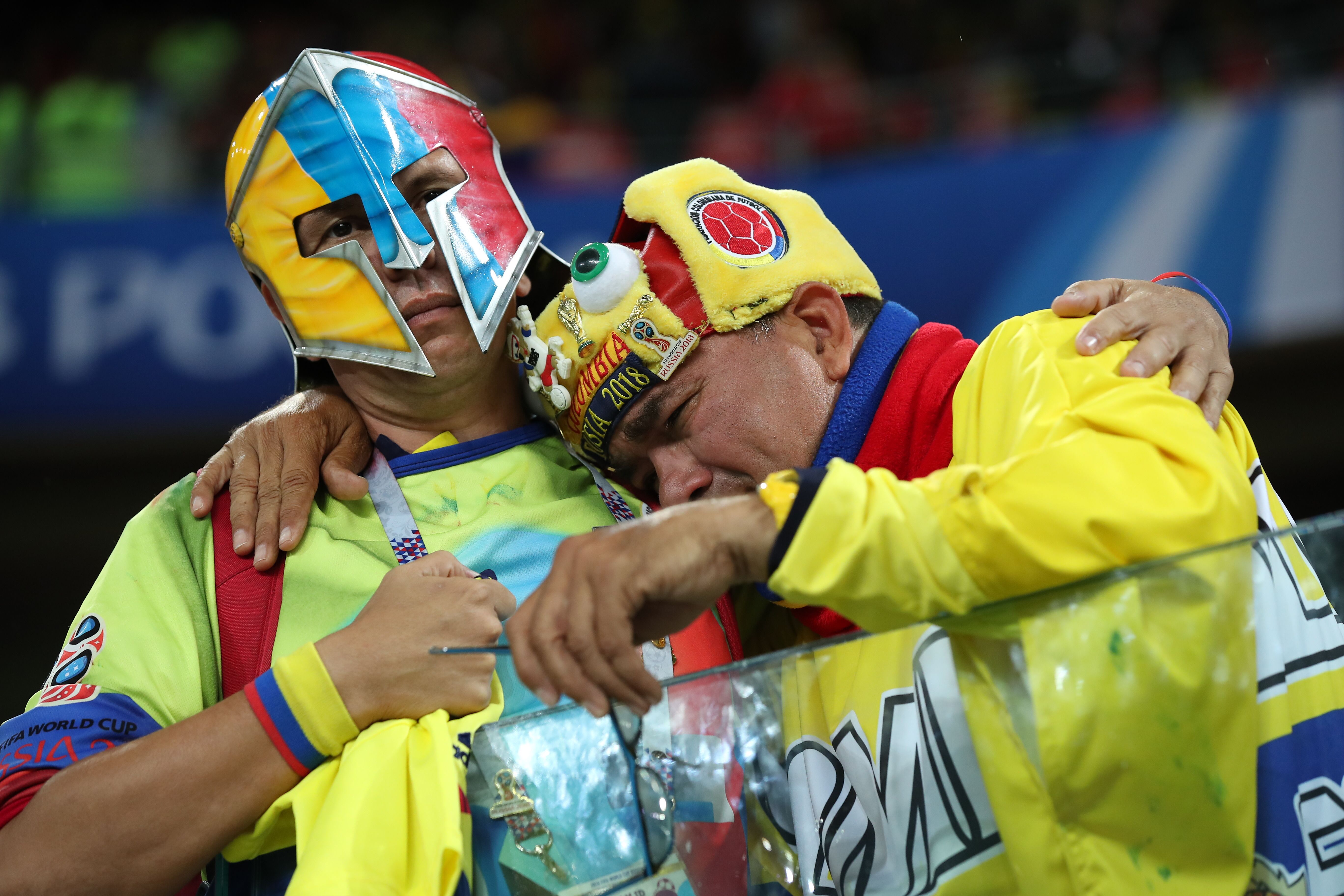 比分分析传奇谢幕，球迷泪洒赛场